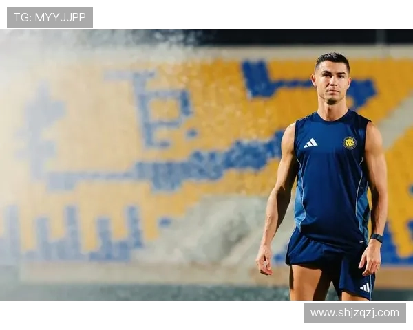 C罗回归利雅得胜利训练场备战新赛季展现斗志与激情